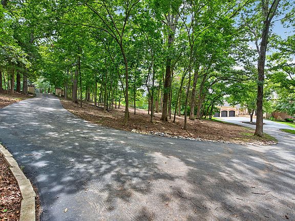 4th image of 1722 W Inman Road