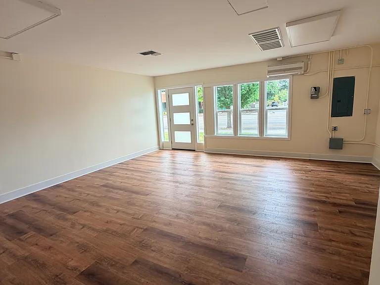 330 NE 102nd Ave — Photo 13