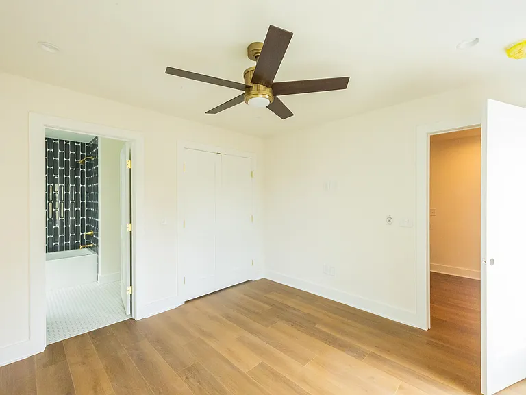 42 Cooper St #C — Photo 9