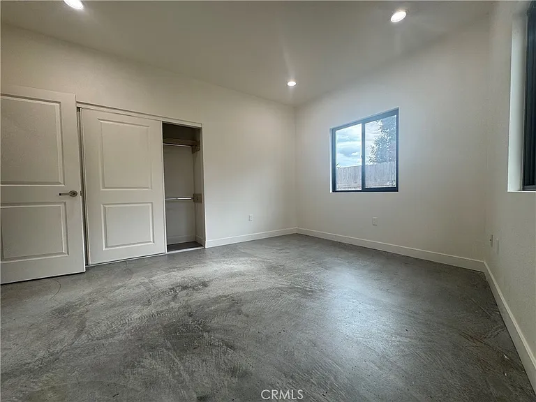 8832 Greenwood Ave — Photo 6