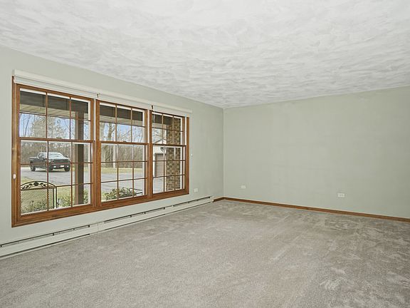 4th image of 38679 N Pine Grove Ave