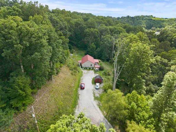 1977 State Highway 1458, Flatwoods, KY 41139