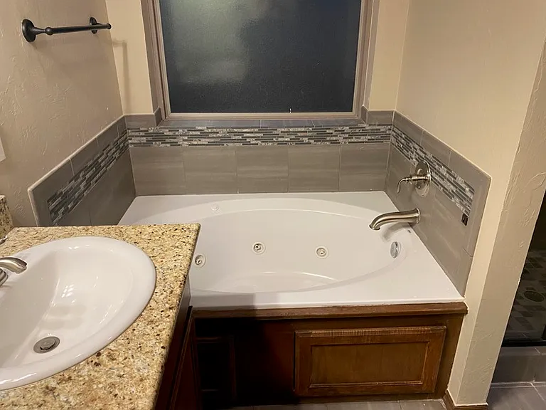 Primary Jetted Tub