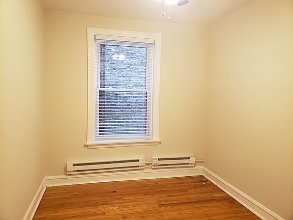 4th image of 4224-4226 N Clark St #1D