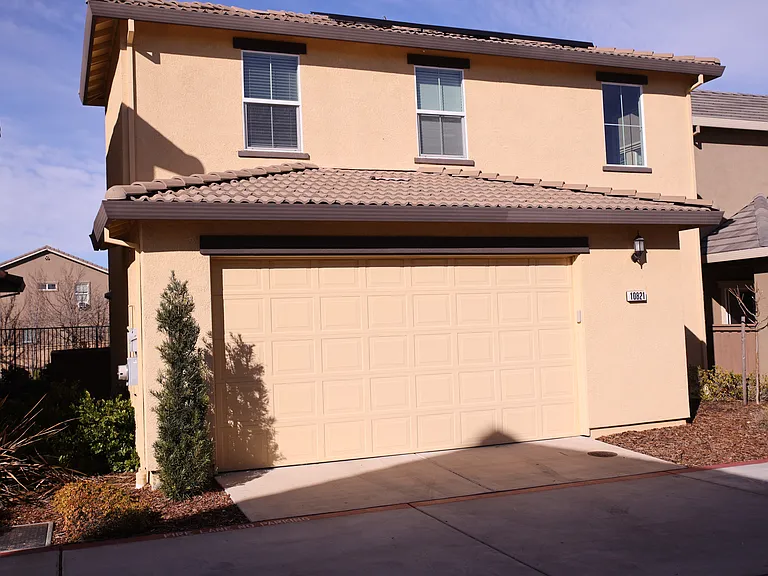 10821 Portico Cir — Photo 2