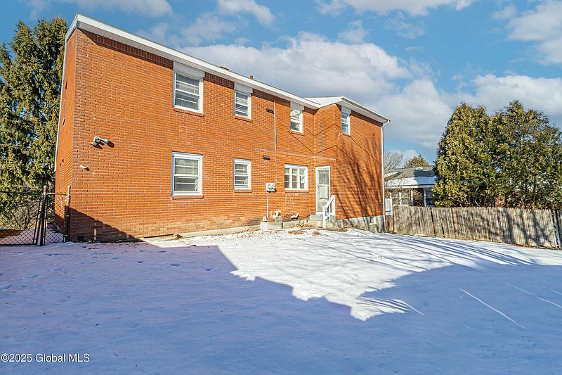 5th image of 86 Hackett Boulevard
