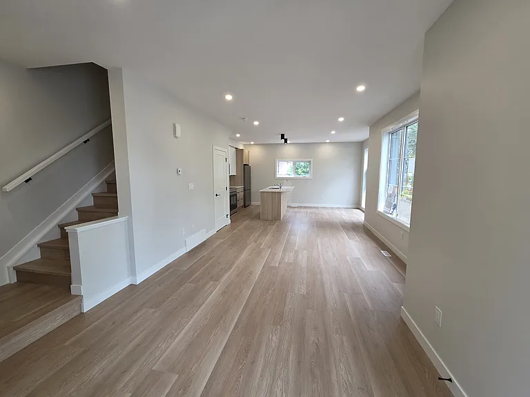 6203 109a St NW #2 — Photo 11