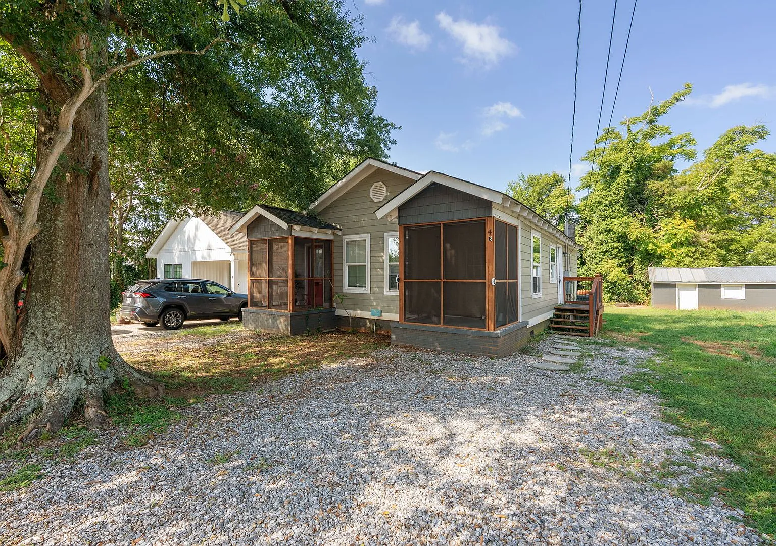 Charming 1 Bedroom, 1 Bath Home Minutes From Downtown Greenville — Photo 2