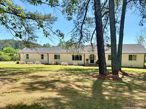 2711 W Chapel Hill Rd SW, Decatur, AL 35603