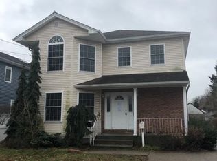 80 Lexington Ave, Westbury, NY 11590