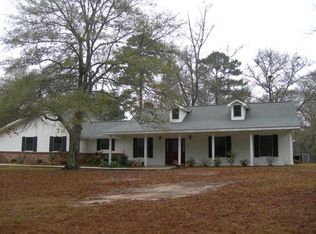 1127 Robb St E, Summit, MS 39666