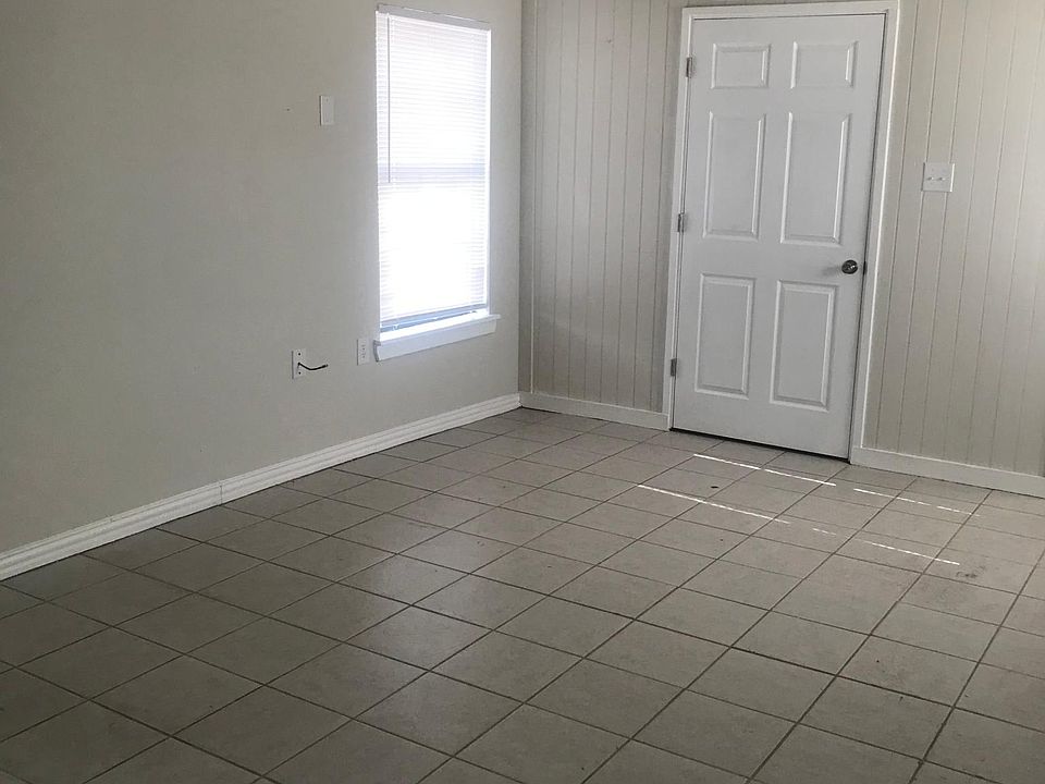 2nd image of 501 E North 10th St APT C