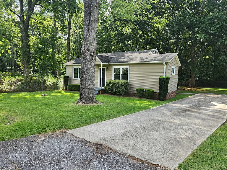 145 Crestview Dr — Photo 15