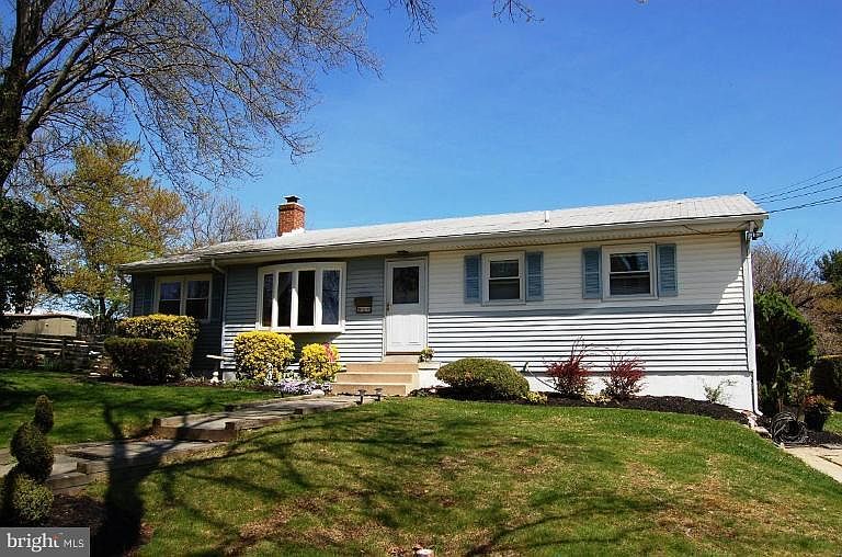 1st image of 800 Lincoln St