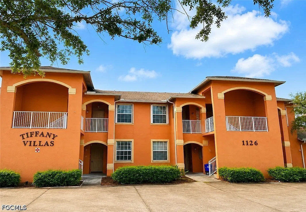 2 bed, 1.0 bath, 900 sqft, $1,145 — Photo 1