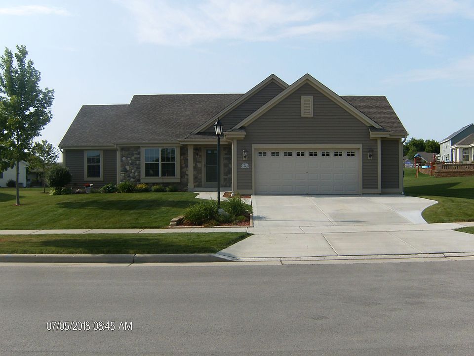 1st image of W207N17428 Parkview Dr