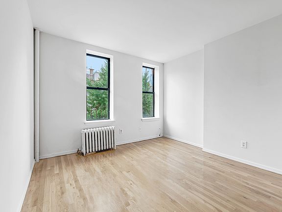 3rd image of 426 W 49th St APT 4A