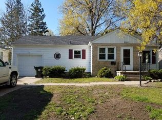 814 Bourland Ave, Waterloo, IA 50702