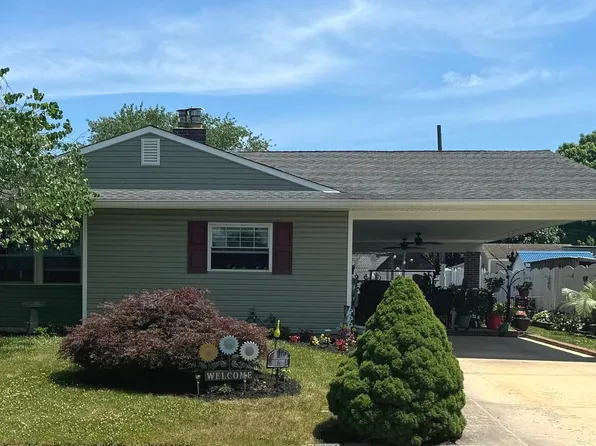 6 Spiral Ln, Levittown, PA 19055