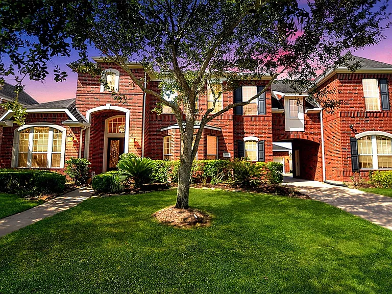 4315 Village Forest Dr — Photo 1