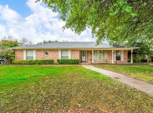 857 Wheelwood Dr, Hurst, TX 76053