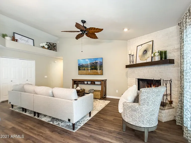 1218 E Seahorse Ln — Photo 11