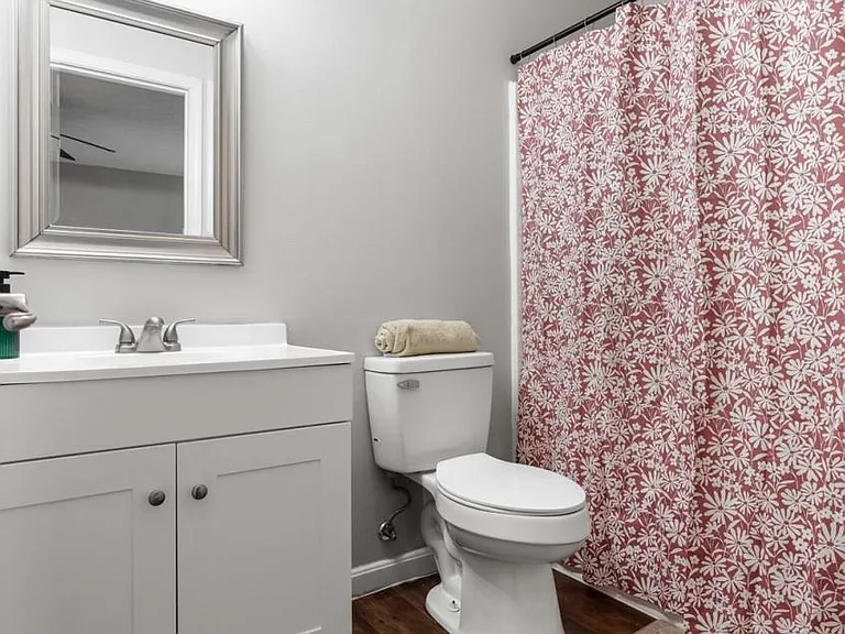 1019 Colonial Dr — Photo 5