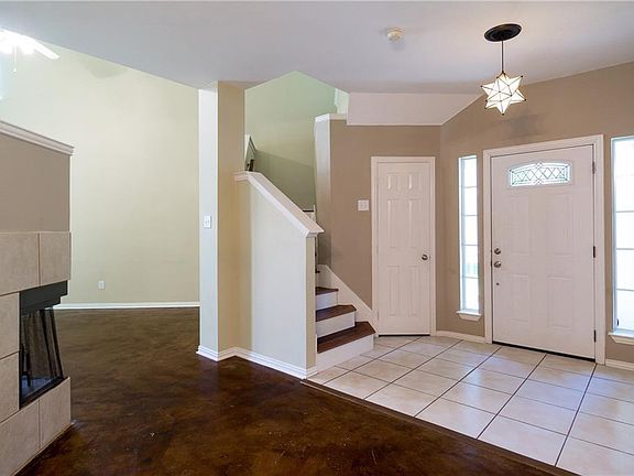 4th image of 9872 Walnut Hill Dr