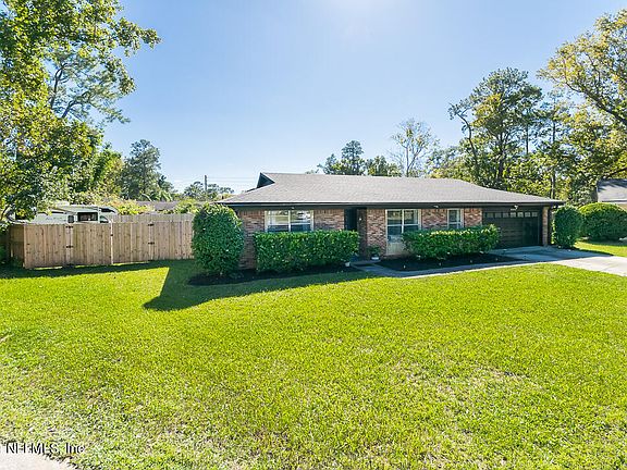 3rd image of 5152 BROMPTON Court