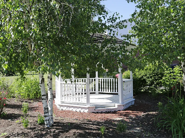 Country Gardens Apartments — Photo 12