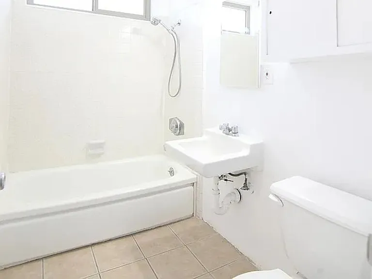 1226 N Commonwealth Ave — Photo 8