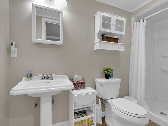 5th image of 112 Breckenridge Rd