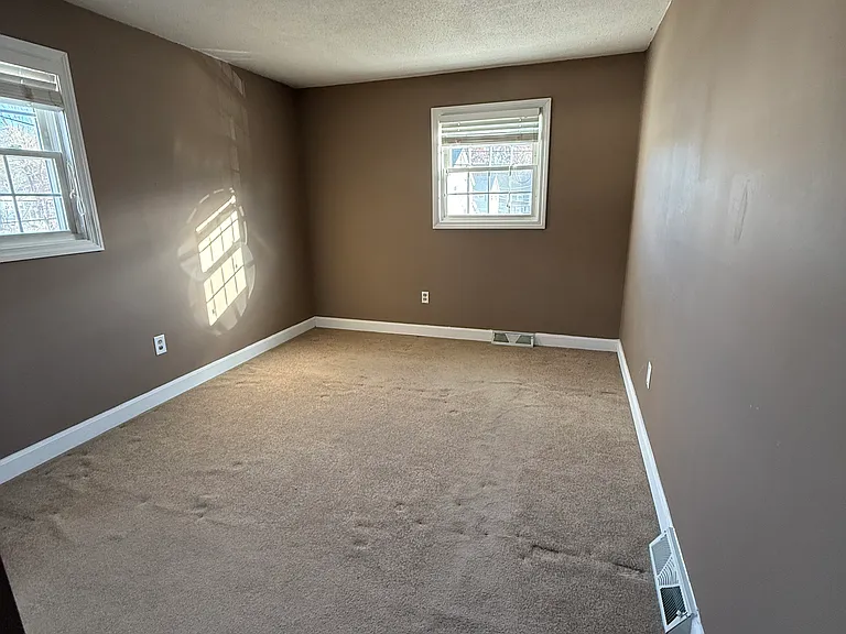 11-15 Marie Ln — Photo 22