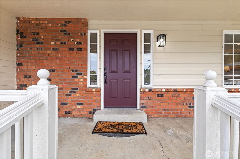 2nd image of 330 S 30th Place