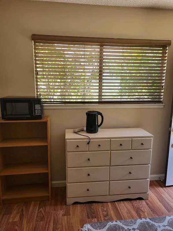 1 bed, 1.0 bath, 200 sqft, $1,375 — Photo 2