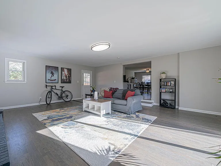 3322 Bell Dr — Photo 6