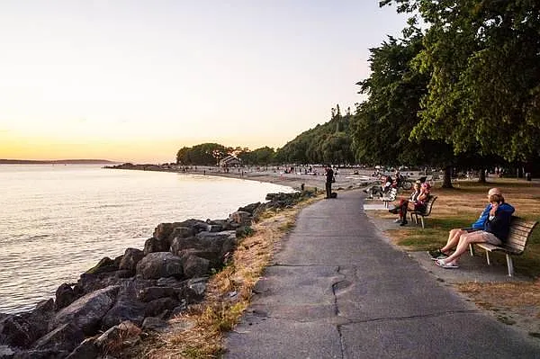 Nearby Shilshole Bay Beach, Marina, Picnic and Recreation Area