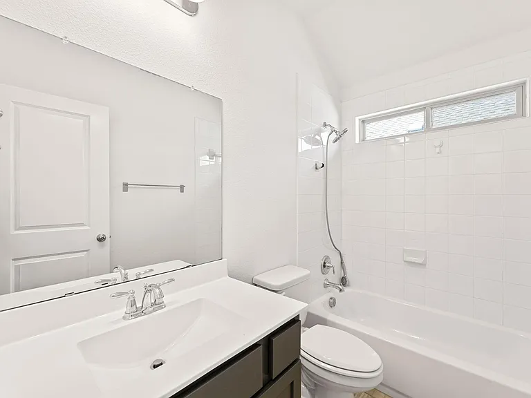 109 Finstown St — Photo 11