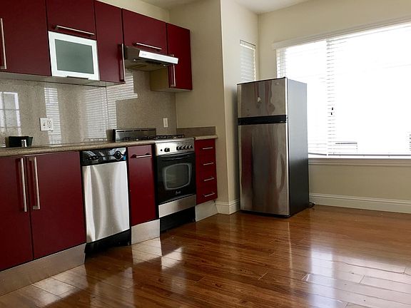 2nd image of 168 Hyde St #207