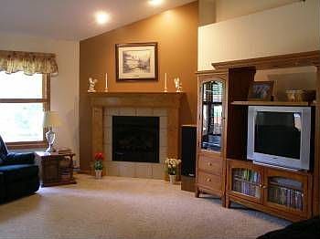 5th image of 4660 Amelia Dr