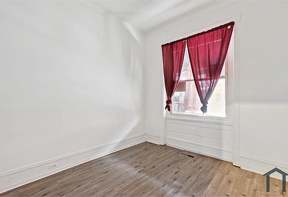 2nd image of 4035 Green St #1