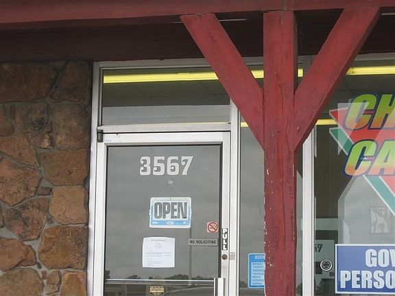 3569 Mendenhall Rd, Memphis, TN 38115