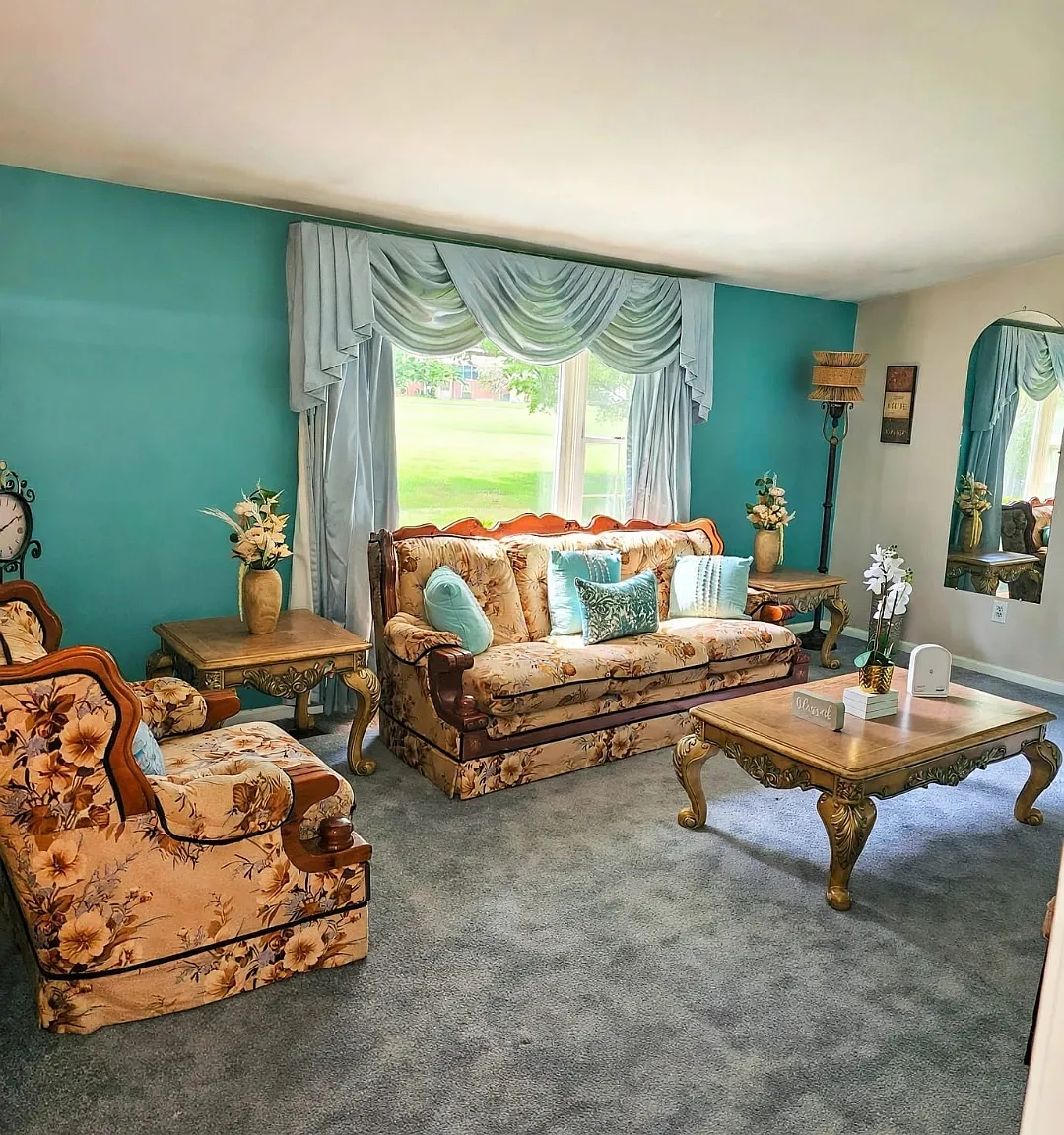 4 bed, 1936 sqft, $3,900 — Photo 2