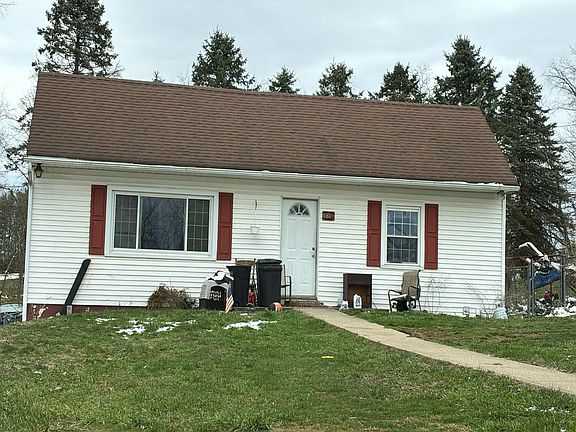 3rd image of 101 Dickson St