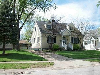 1st image of 1134 E Lindsey Ave