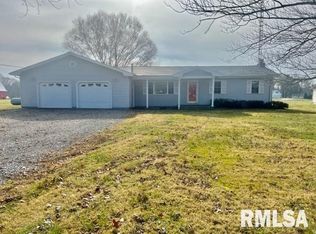 920 Red Stripe Rd, Sandoval, IL 62882