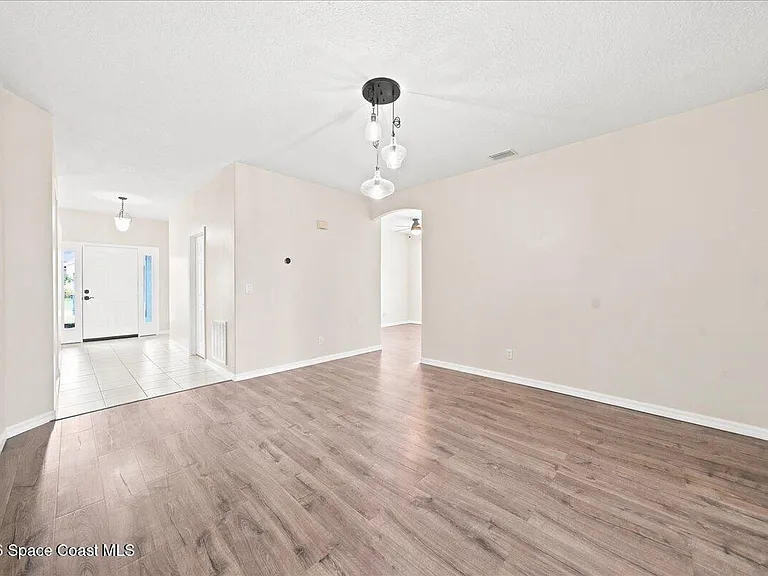 5647 Indigo Crossing Dr — Photo 12