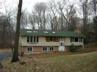 6 Stag Ct, Suffern, NY 10901