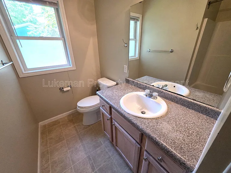 5635 Monticello Ave — Photo 10