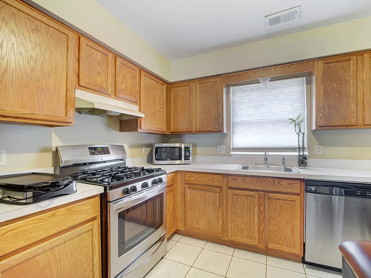 Building Photo - 515 Irvine Turner Blvd #2
